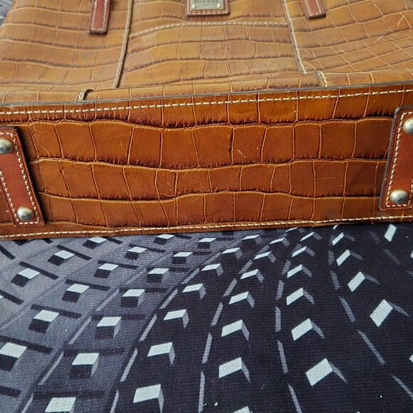 Dooney Bourke Brown Autumn  Pocketbook Very Good Condition - Picture 4 of 9
